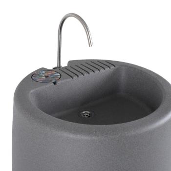 Raintab die Regentonne mit Waschbecken und Fußpumpe